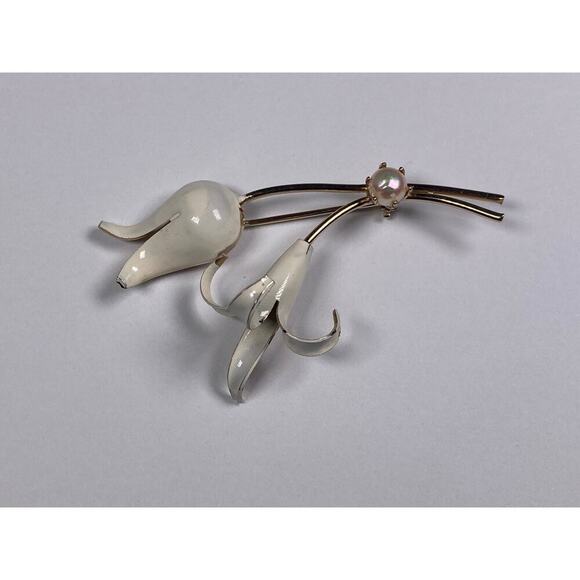 Vintage Ivory Enamel Tulip Lily Flower Gold Tone Stem Faux Pearl Pin Brooch - Picture 2 of 9